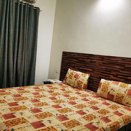 Gulshan Guest House Карачи Екстериор снимка
